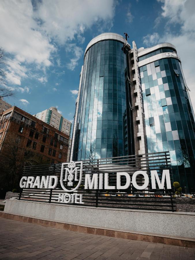 Grand Mildom Hotel Ałma Ata Zewnętrze zdjęcie